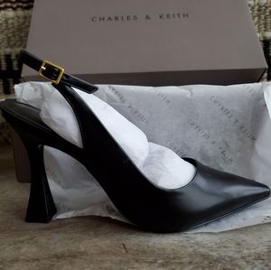 BNIB Charles & Keith Sculptural Heel Slingback